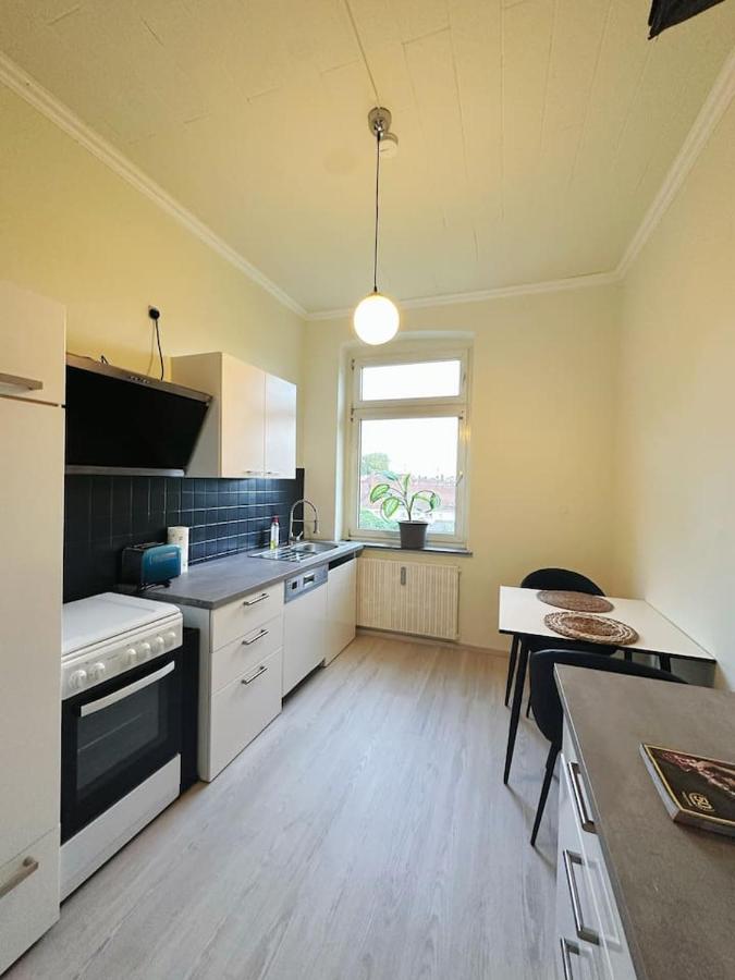 2 Schlafzimmer Waschenspuelmaschine Duisburgo Esterno foto