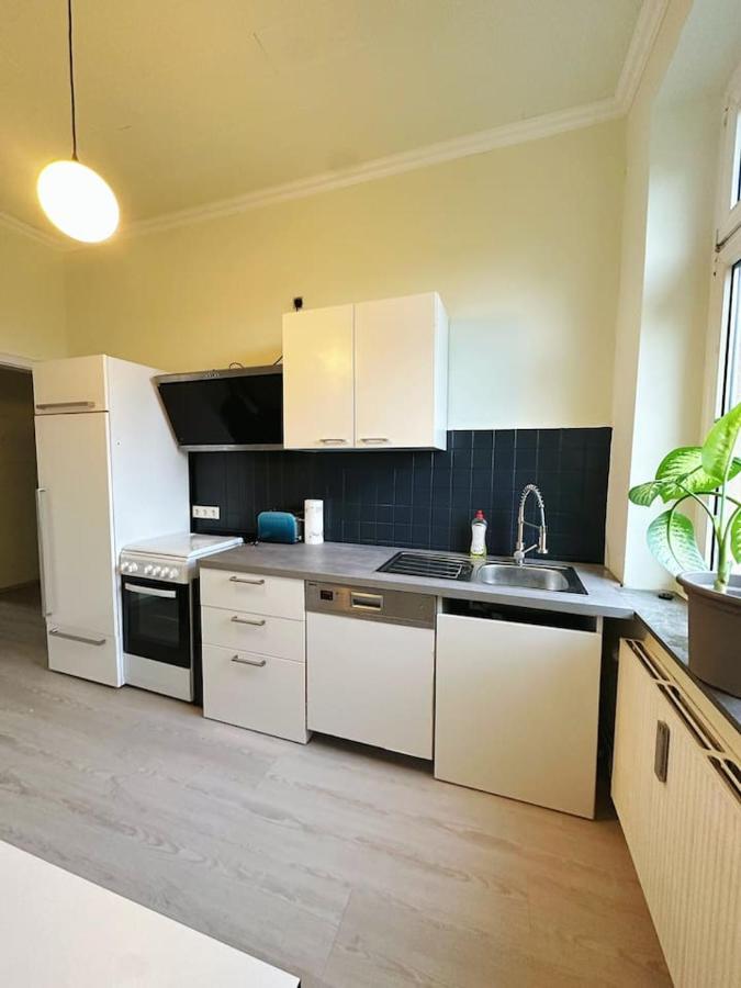 2 Schlafzimmer Waschenspuelmaschine Duisburgo Esterno foto