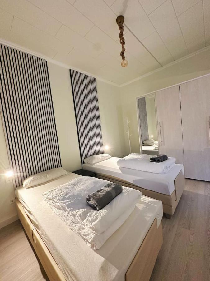 2 Schlafzimmer Waschenspuelmaschine Duisburgo Esterno foto